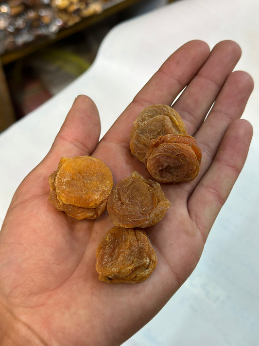 Dried apricot multiple layered dry deilsh