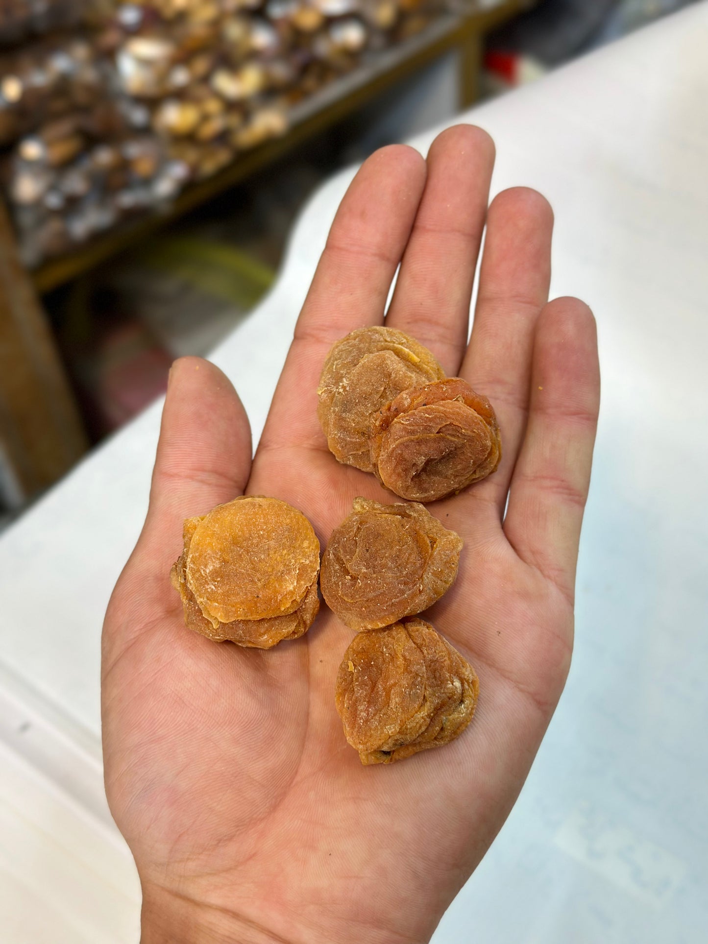 Dried apricot multiple layered dry deilsh