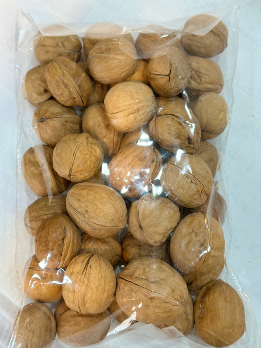 Walnut kagazi (with shell) dry deilsh